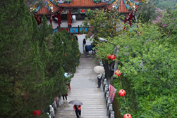 烘爐地南山福德宮階梯