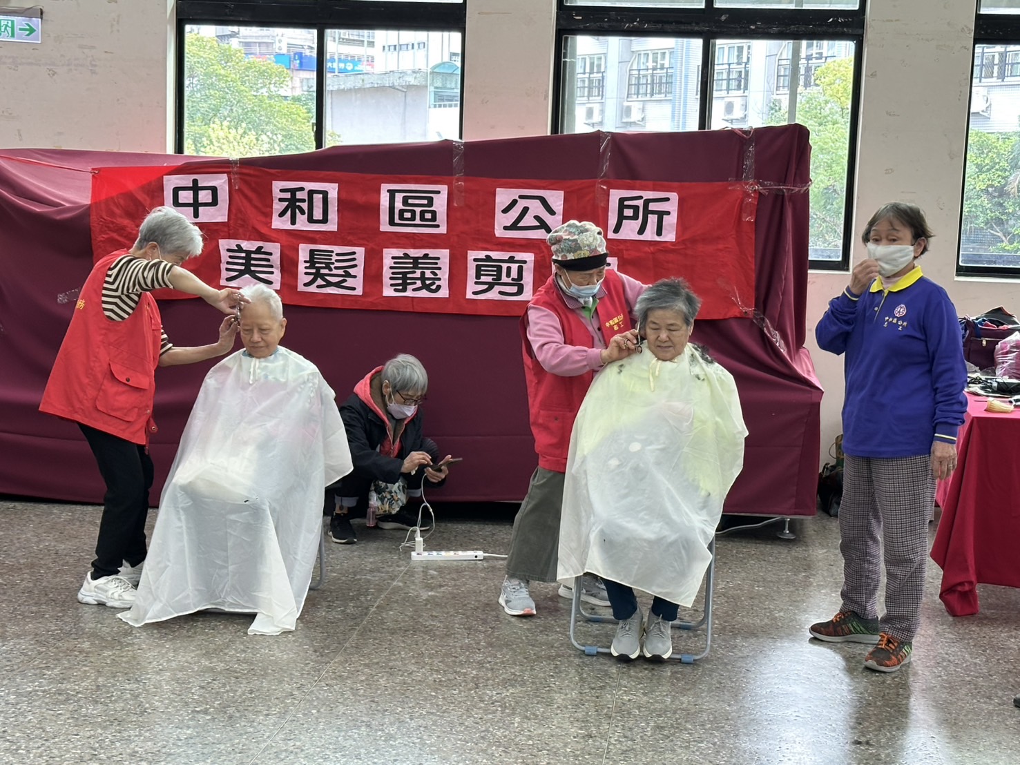 本所志願服務隊志工協助義剪活動