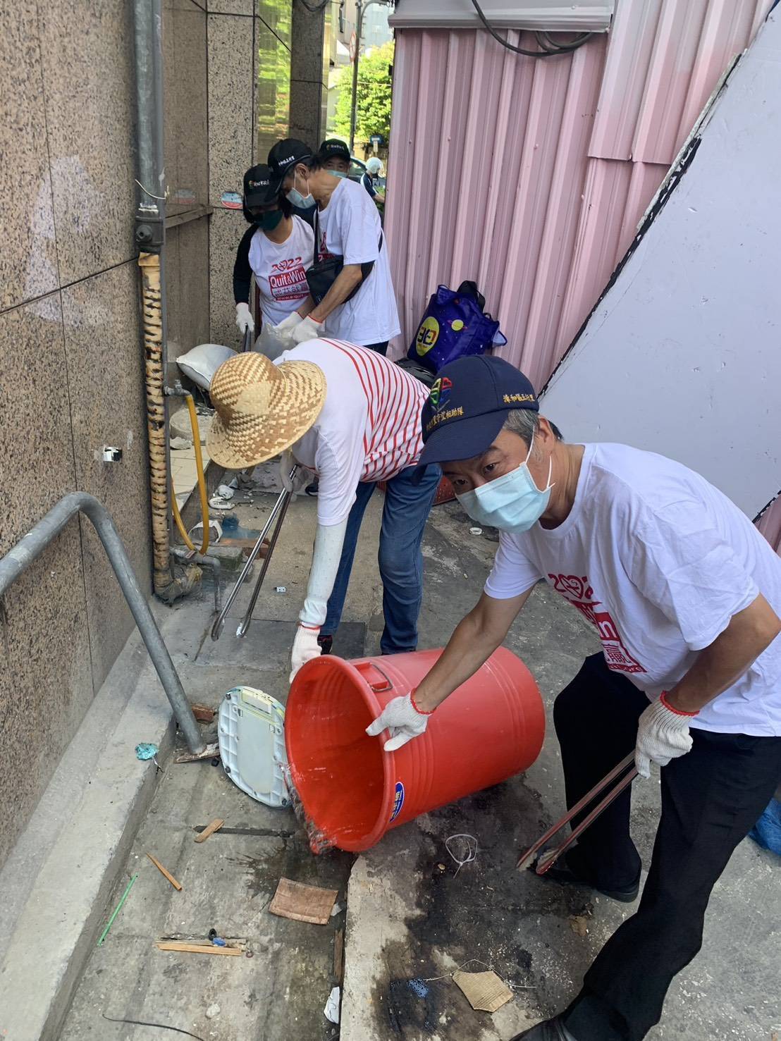 清除積水容器之積水