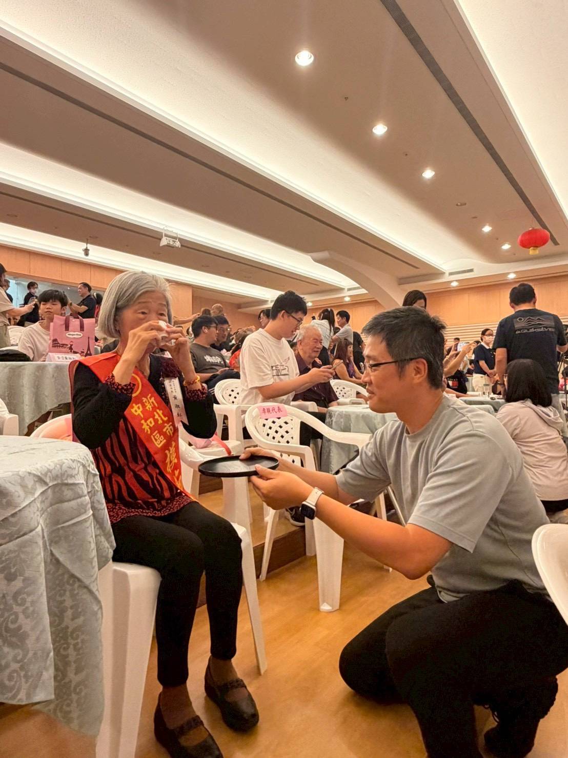 用一杯「感恩的茶」表達子女對媽媽的愛與感謝
